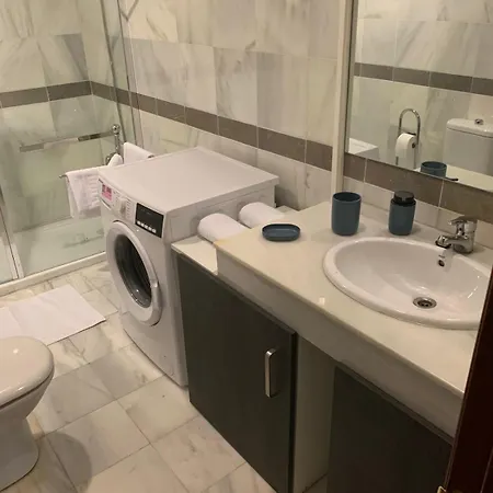 San Lazaro Square Apartment *